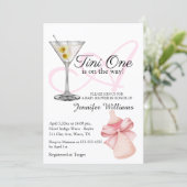 Invitation un tini est en route, baby shower rose martini (Debout devant)