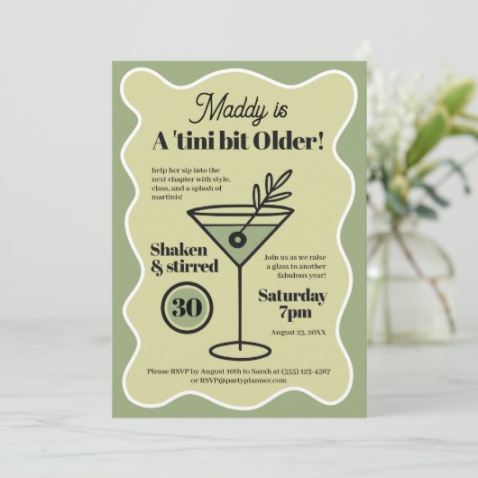 Invitation Un Tini Un Peu Plus Ancien Martini À Thème Anniver (Debout devant)