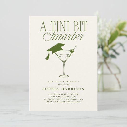 Invitation Un Tini Un Peu Plus Smarter Green Graduation (Debout devant)