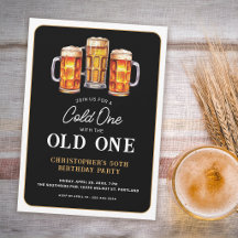 Un Verre Froid Avec La Bière De L'Ancien 50e Anniv