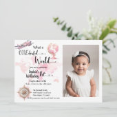 Invitation UN voyage rose du monde entier 1er anniversaire ph (Debout devant)