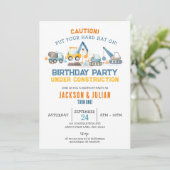 Invitation Under Construction Twin Boys Birthday, Trucks (Debout devant)