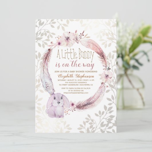 Invitation Une Baby Shower pour un petit lapin en route (Debout devant)