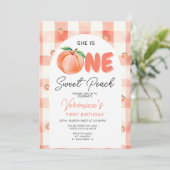 Invitation Une douce pêche fête d'anniversaire Boho En vichy (Debout devant)