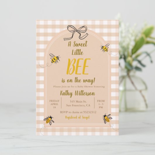 Invitation Une douce petite abeille En vichy Baby shower (Debout devant)