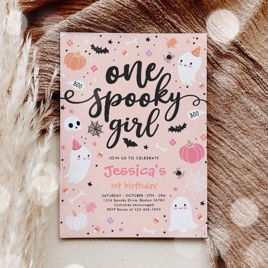 Invitation Une Éffrayante fille mignonne Halloween Ghost 1er