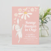 Invitation Une fête d'anniversaire de Bunny Daisy Pink Girl (Debout devant)