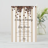 Invitation Une fête de bébé est en train de préparer un café (Debout devant)