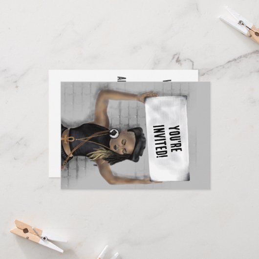 Invitation Une fille noire tenant un panneau (Devant/Arrière en situation)