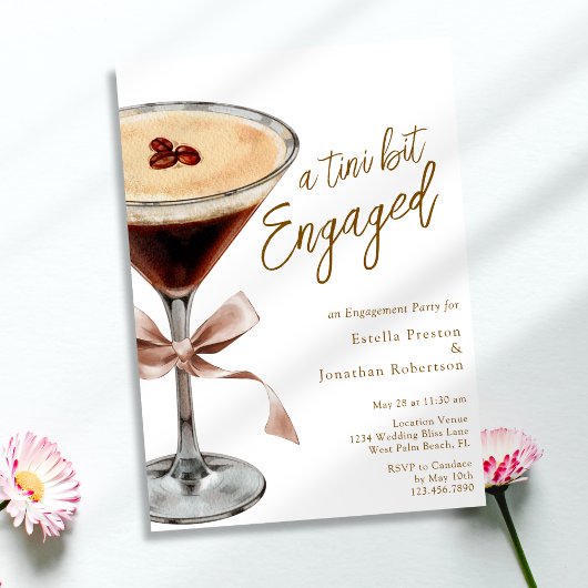 Invitation Une Martini Mocha "Tini Bit Engaged" Fête de Fianç