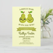 Invitation Une Paire Douce Est En Route ! Baby shower Pear Tw (Debout devant)