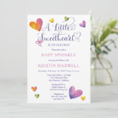 Invitation Une Petite Amoureuse Est Sur Son Chemin Bébé Sprin (Debout devant)