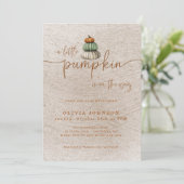 Invitation Une petite douche de bébé citrouille d'automne | N (Debout devant)