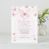 Invitation Une petite fête bébé papillon rose or (Debout devant)