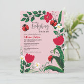 Invitation Une petite fille coccinelle baby shower rouge (Debout devant)