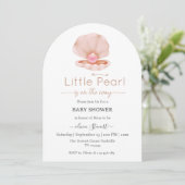 Invitation Une petite perle se trouve sur le Baby shower (Debout devant)