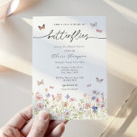 Invitation Une vie de papillons Fleur sauvage Fête des mariée<br><div class="desc">Invitation wedding shower avec une bordure de fleurs sauvages d'aquarelle et de papillons flottants. "Voici une vie de papillons". Customisez avec vos informations pour que la mariée soit mariée. Cliquez sur "cliquer pour customiser plus loin" pour modifier le style,  la taille ou la couleur de la police.</div>