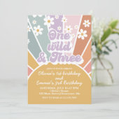 Invitation Une Wild et trois Retro Sunshine Rainbow Daisy (Debout devant)