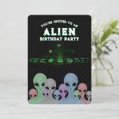 Invitation unique anniversaire 10 ans thème Aliens (Debout devant)