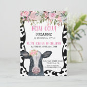 Invitation Vache sacrée aquarelle fleurs roses taches (Debout devant)
