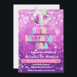 Invitation Ventilateur De Musique Dans Mon Anniversaire Invit<br><div class="desc">Rétro violet dans mon invitation de fête d'anniversaire de l'époque de mon anniversaire. Invitation de fête idéal pour les mélomanes et les soirées karaoké. Joli style preppy invitation de fête d'anniversaire pour les filles qui aiment la musique et le glam.</div>