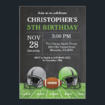 Invitation Vert de fête d'anniversaire d'invitation<br><div class="desc">Fête d'anniversaire d'invitation d'anniversaire du football. Invitation de fête d'anniversaire de garçon ou de fille. Coup orienté d'anniversaire de sport du football. Vert et blanc. Arrière - plan de tableau. ęr Premier anniversaire. ęr 2ème 3ème 4ème 5ème 6ème 7ème 8ème 9ème 10ème 11ème 12ème 13ème 14ème 15ème, tout âge. Digitals...</div>
