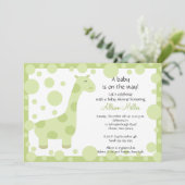 Invitation verte de baby shower de girafe (Debout devant)