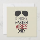 Invitation Vibes de jardin d'enfants seulement Retour à l'éco (Devant)