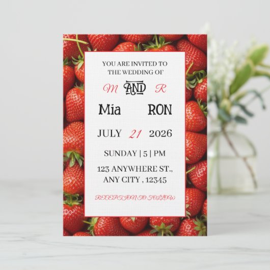 Invitation Vibrant Strawberry Pattern Summer (Debout devant)