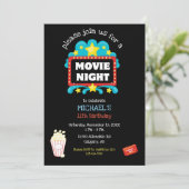 Invitation Vidéo Nuit Anniversaire Fête Enfants Popcorn Film  (Debout devant)