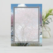 invitation vierge, arbre de floraison de cerisier (Debout devant)