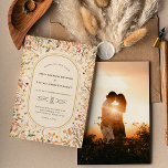 Invitation Vintage Rustic Fall Beige Mariage Photo<br><div class="desc">Ce modèle Vintage Rustic Fall Beige Mariage Photo Invitation présente une palette neutre intemporelle de beige et or avec des ornements délicatement muets et colorés de branches dorées et de jolis floraux d'automne avec des feuilles en rouge, cuivre, rose poussiéreux, orange brûlé, terre cuite, et la couleur d'automne fleurit. Ces...</div>