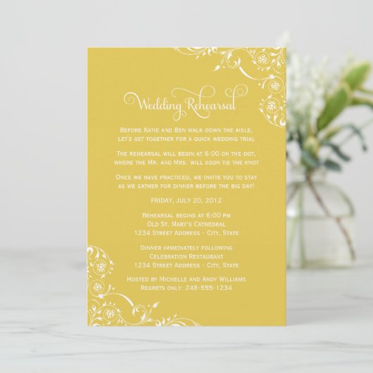 Invitation Vintage Yellow Scroll Wedding Rehearsal and Dinner (Debout devant)