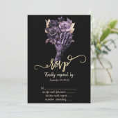 Invitation Violet Rose gothique RSVP (Debout devant)