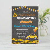 Invitation virtuelle d'anniversaire en quarantaine (Debout devant)