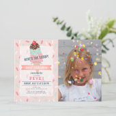 Invitation Voici l'anniversaire de la crème glacée rose Scoop (Debout devant)