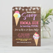 Invitation Voici l'anniversaire de la fête de la crème glacée (Debout devant)