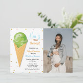 Invitation Voici le baby shower glacé scoop (Debout devant)