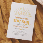 Invitation Voici le Baby shower Son Jaune soleil<br><div class="desc">Invitations amis et famille à partager la joie de l'arrivée de votre petit avec cette invitation baby shower thématique "soleil".</div>