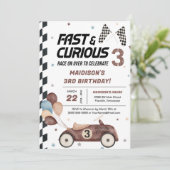Invitation Voiture de course Brown rapide et curieux 3e fête  (Debout devant)