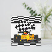 Invitation Voiture de course jaune avec drapeau À damiers (Debout devant)