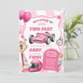 Invitation Voiture de course rose deux rapide 2ème anniversai (Debout devant)