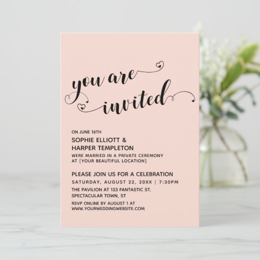 Invitation Vous êtes invités Hearts Script Blush Réception se (Debout devant)