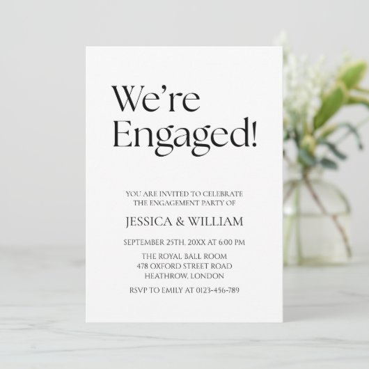 Invitation We're Engaged Minimalist Engagement Party (Debout devant)