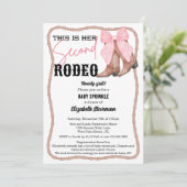 Invitation Western Boots Rose Bow Rodeo Deuxième bébé Sprinky (Debout devant)