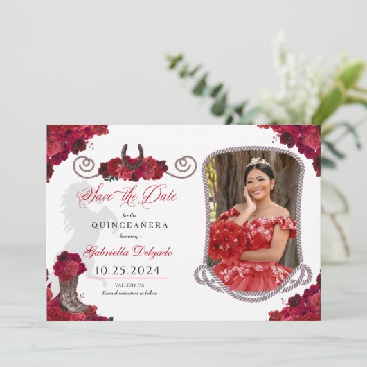 Invitation Western Red Roses Quinceañera Enregistrer La Date  (Debout devant)