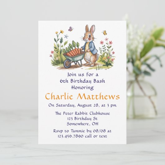 Invitation Whimsical Peter Rabbit garçon Anniversaire Bash (Debout devant)