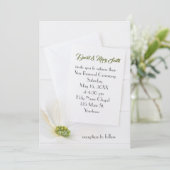 Invitation White Cosmos On Wood Vow Renewal (Debout devant)