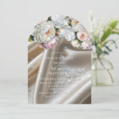 Invitation White Satin Roses and Peony Brunch & Bubbly (Debout devant)