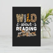 Invitation Wild About Reading Books And Bookworm Library (Debout devant)